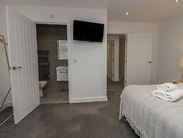 Edgemere Retreat