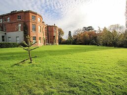 Caynham Court