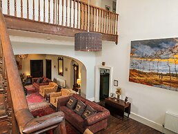 Caynham Court