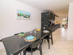 4 Rockcliffe Grange
