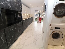 4 Rockcliffe Grange