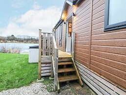 12A Lake Escape