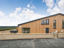 Bears Court Barn 1