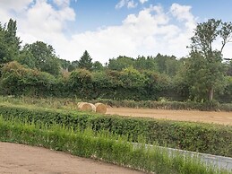 Bears Court Barn 1