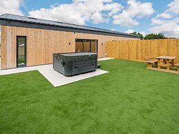 Bears Court Barn 2