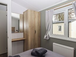 6 Manor Park