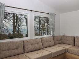 6 Manor Park