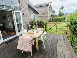 Una, Lodge 70