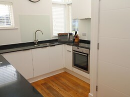 Una, Lodge 70