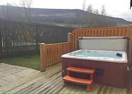 Dovestone Luxury Lodges - Pets Welcome