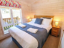 Dovestone Luxury Lodges - Pets Welcome