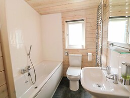 Dovestone Luxury Lodges - Pets Welcome