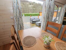 Dovestone Luxury Lodges - Pets Welcome