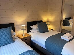 Dovestone Luxury Lodges - Pets Welcome