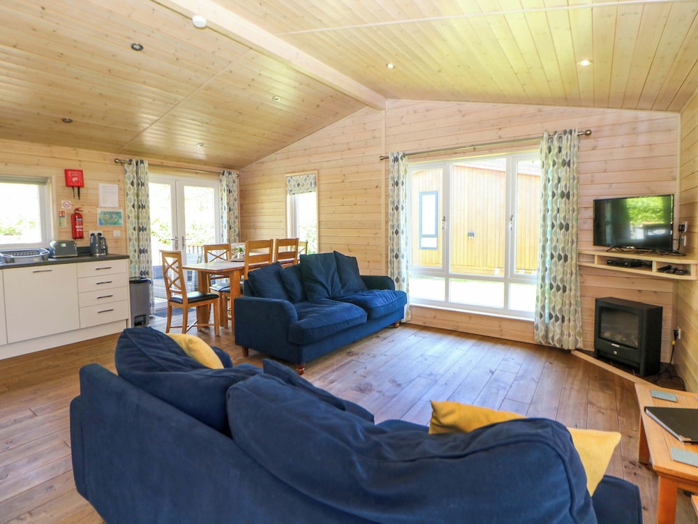 Dovestone Luxury Lodges - pet Free