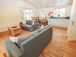 Dovestone Secluded Luxury Lodges - Pets Welcome