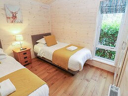 Dovestone Secluded Luxury Lodges - Pets Welcome