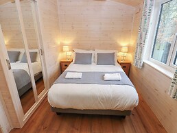 Dovestone Secluded Luxury Lodges - Pets Welcome