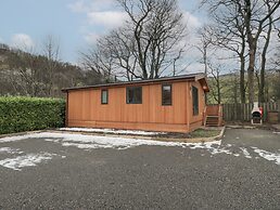 Dovestone Secluded Luxury Lodges - Pets Welcome