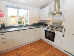 Dovestone Secluded Luxury Lodges - Pets Welcome