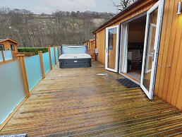 Dovestone Luxury Lodges - Pets Welcome