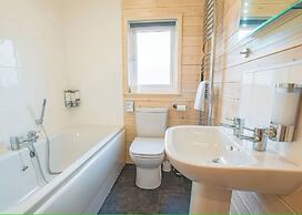 10 Chew Valley Lodge