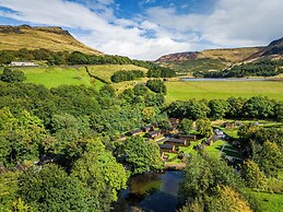 Dovestone Luxury Lodges - pet Free