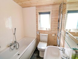Dovestone Luxury Lodges - pet Free