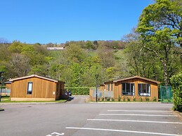 Dovestone Luxury Lodges - pet Free