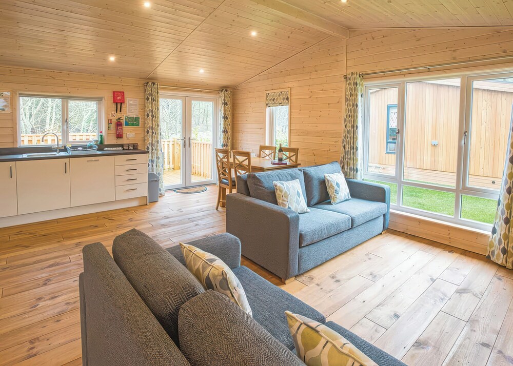 Six Berth pet Free Lodges