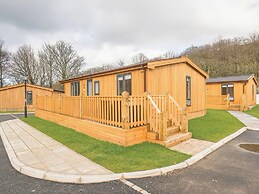 Six Berth pet Free Lodges
