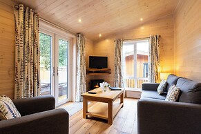 Dovestone Luxury Lodges - Pets Welcome