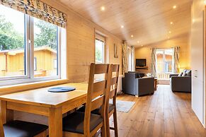Dovestone Luxury Lodges - Pets Welcome