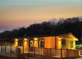 Dovestone Luxury Lodges - Pets Welcome