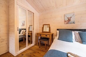 Dovestone Luxury Lodges - Pets Welcome