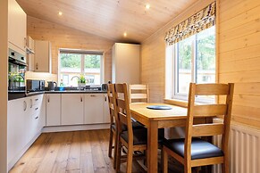 Dovestone Luxury Lodges - Pets Welcome