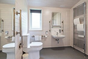 Dovestone Luxury Lodges - Pets Welcome