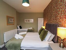 Sail Lodge