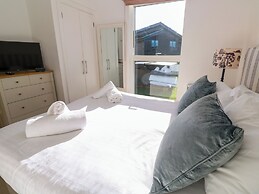 Una, Lodge 77