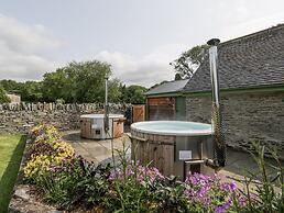 Evenjobb Court Farmhouse