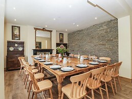 Evenjobb Court Farmhouse