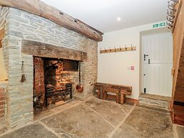 Evenjobb Court Farmhouse