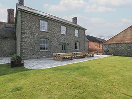 Evenjobb Court Farmhouse