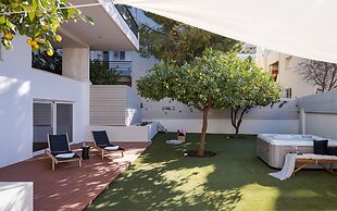 Athena's Lemon Grove Glyfada