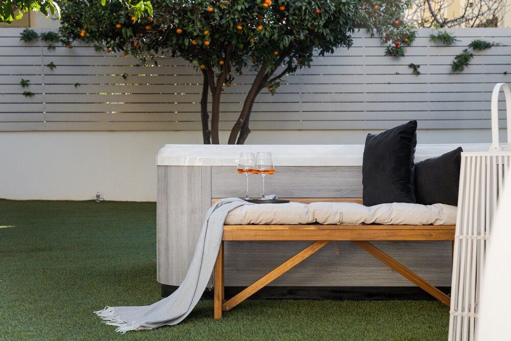 Athena's Lemon Grove Glyfada