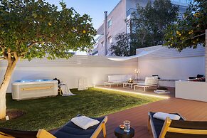 Athena's Lemon Grove Glyfada