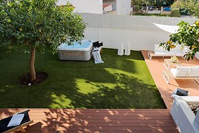 Athena's Lemon Grove Glyfada