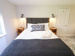 Moon Field Lodge