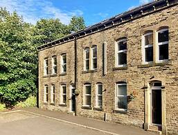 The Old Riverside School House Apt 3