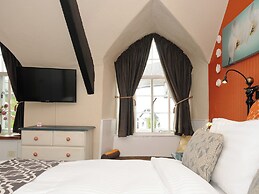 Sycamore Apartment